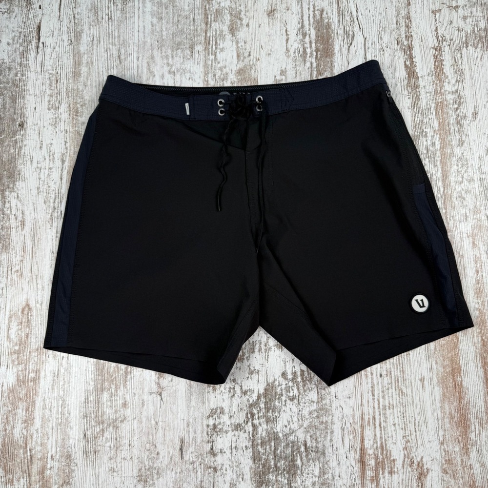 Vuori Cruise Boardshorts Mens 32 Black Performance Swim Trunks Logo